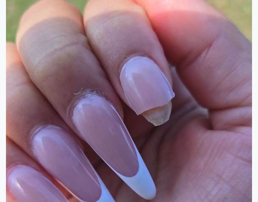 gel nails cracking builder gel gel nail problems base coat top coat gel nail structure soak-off gel HEMA-free gel TPO-free gel professional gel