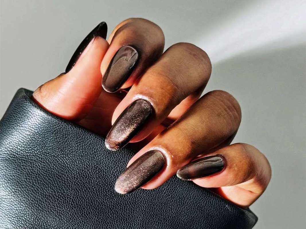 Diagonal Cat Eye Nails