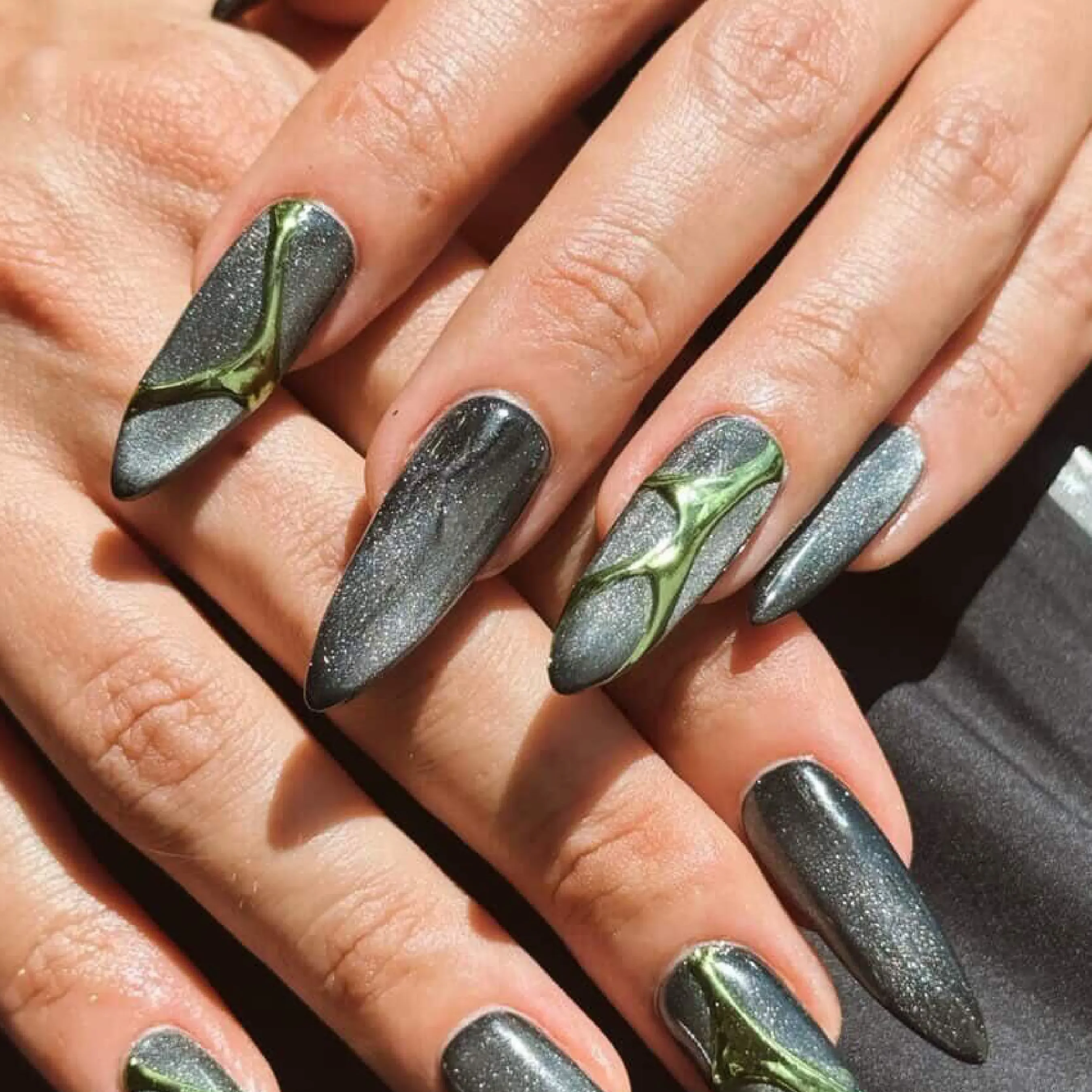 Velvet Cat Eye Nails