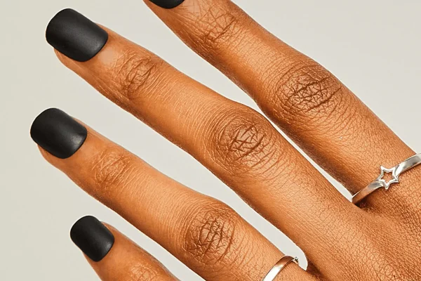 apply gel thin gel nail technique builder gel base coat top coat gel application soak-off gel HEMA-free gel nail tips